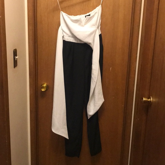 Black and white jumpsuit - Picture 1 of 3